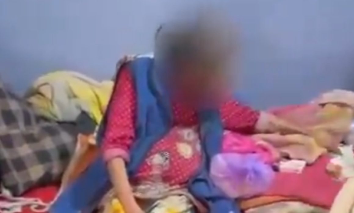 Rescatan a abuelita del abandono en Ecatepec; presentaba desnutrición