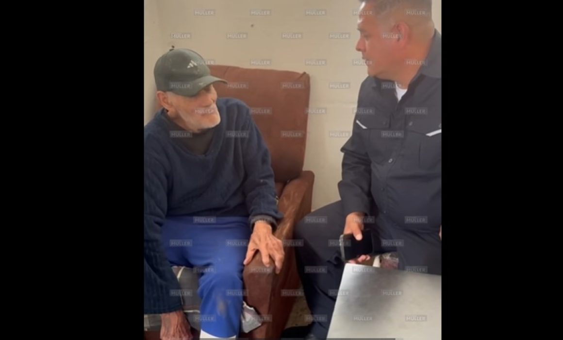 Rescatan en Ecatepec a adulto mayor extraviado y buscan a sus familiares