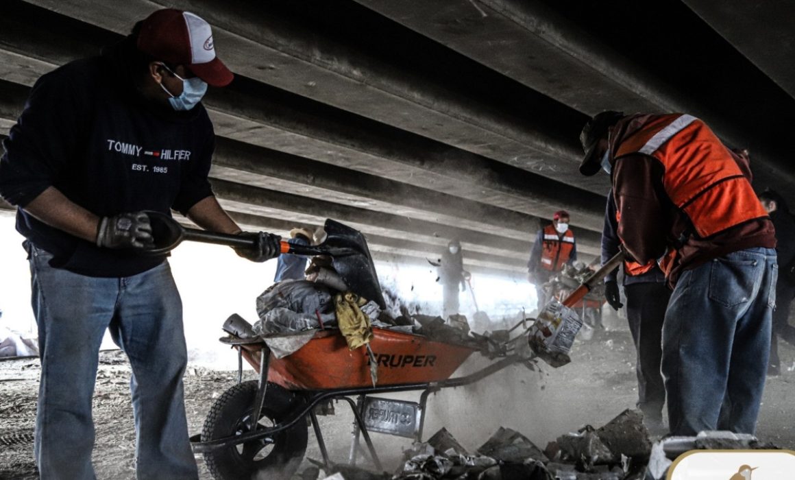 Retiran 130 toneladas de basura en puente de la México-Texcoco para proteger la salud pública
