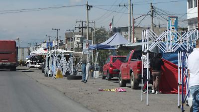Retiran comercios ambulantes de la carretera Toluca-Naucalpan para ampliar la vía