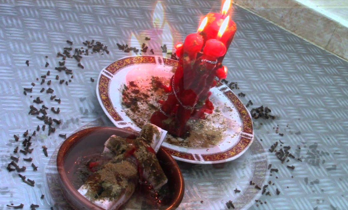 Ritual de santería en Naucalpan termina en enfrentamiento y exposición de arma frente a menores