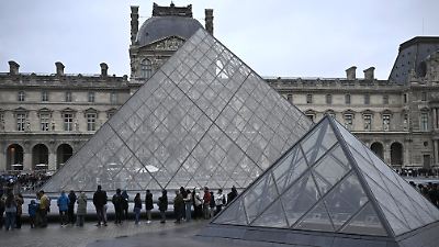 Robo millonario en el Louvre: cierre inesperado y debate sobre la seguridad