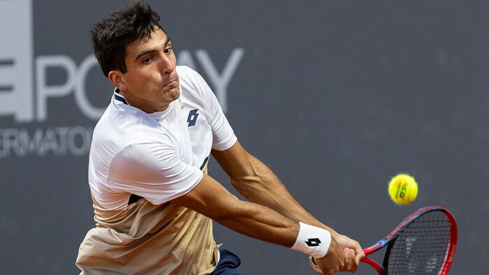 Román Burruchaga avanza a semifinales en el Challenger de Curitiba y busca escalar en el ranking ATP