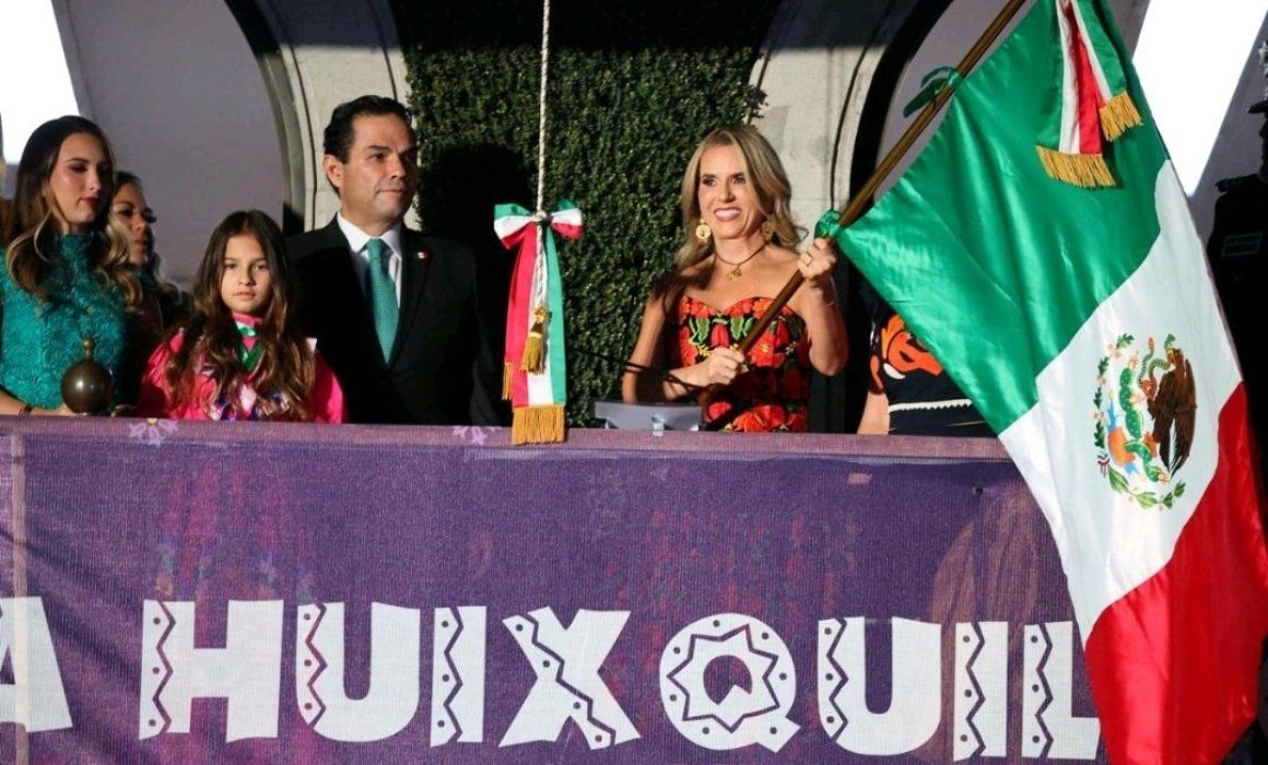 Romina Contreras encabeza emotivo acto cívico en Huixquilucan por el Día de la Independencia