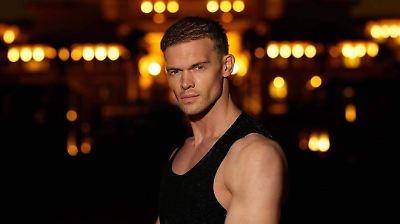 Ruso rompe récord Guinness con audaz acrobacia en globo a 1,500 metros de altura