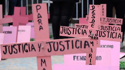 SCJN establece que relación de confianza, aunque no formalizada, basta para condenar feminicidio en México