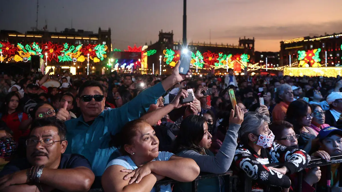 ¿Sabías que en CDMX puedes vivir conciertos históricos gratis en el corazón de la ciudad? La sorprendente historia de los shows en el Zócalo por Luces de Navidad 2025