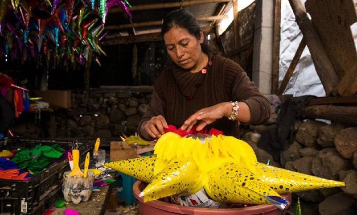 ¿Sabías que las posadas tradicionales con piñatas artesanales están revitalizando el corazón cultural del Edomex?