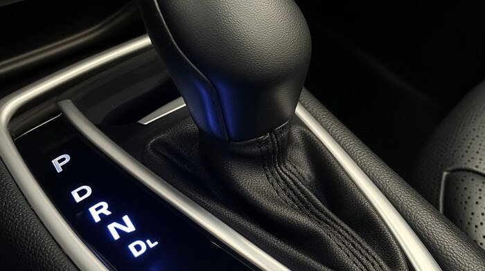 ¿Sabes cómo frenar correctamente en un coche automático? Evita dañar la transmisión