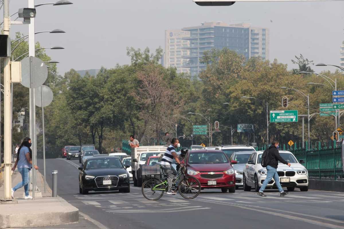 ¿Sabes qué autos descansan hoy, 23 de diciembre 2025? ¡Evita multas y multas sorpresa!