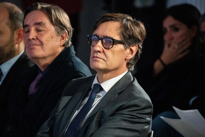 Salvador Illa progresa en su recuperación y ya usa una sola muleta, informa el Hospital Vall d’Hebron