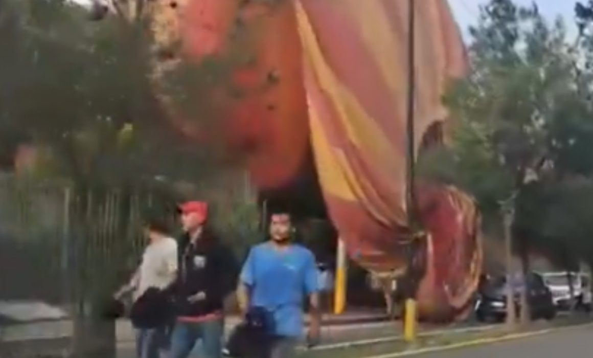 Se desploma globo aerostático en Teotihuacán; habría 12 heridos