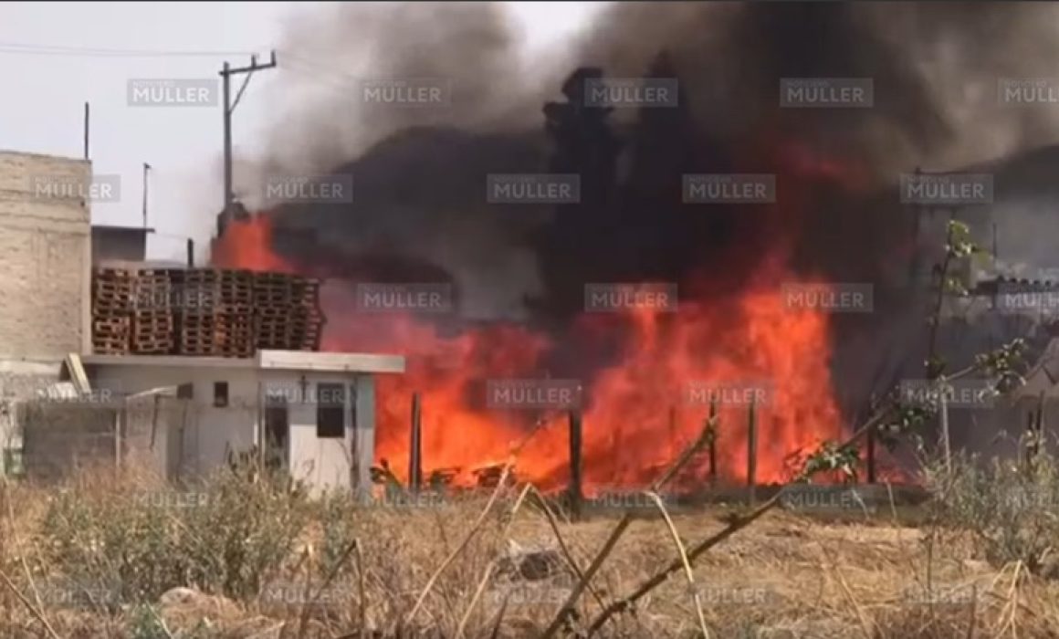 Se incendia fábrica de tarimas en Ecatepec