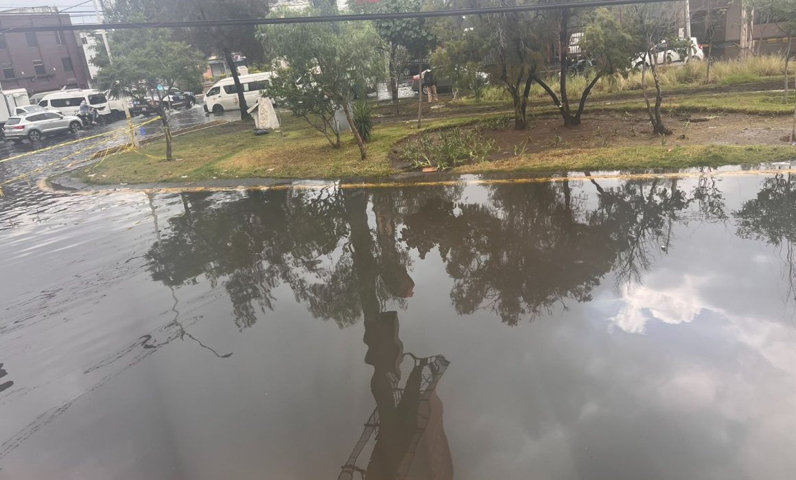 Secretaría del Bienestar y Conagua intervienen para reducir inundaciones en Nezahualcóyotl