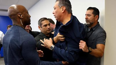 Senador de EU cuestiona el uso de la fuerza y es esposado en Los Ángeles tras intentar preguntar sobre redadas migratorias