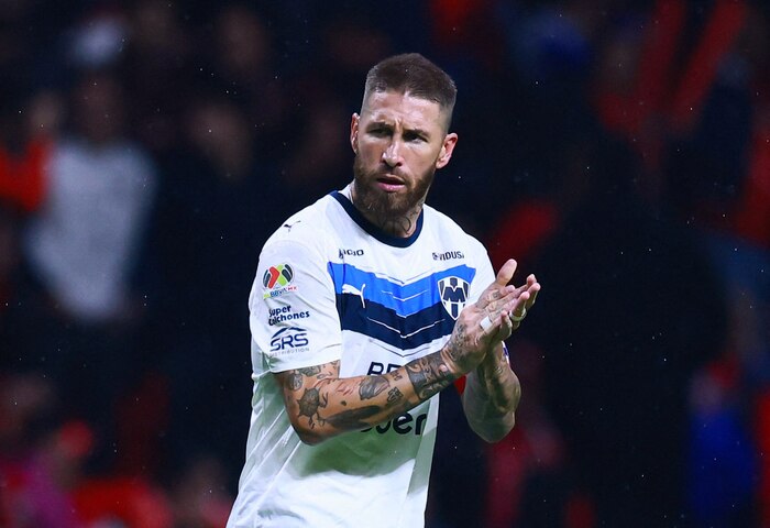 Sergio Ramos expresa su reflexión tras fallo en penal que influyó en la derrota de Rayados ante Toluca