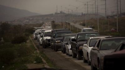 Sheinbaum anuncia reformas anticipadas para regular autos chocolate ante abusos en su uso