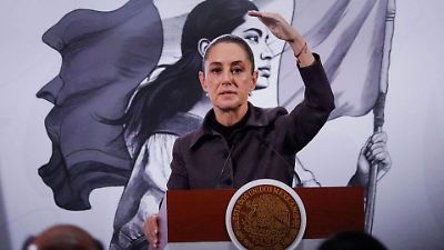 Sheinbaum busca acuerdo con EE. UU. para evitar aranceles a vehículos pesados y considerará llamar a Trump de ser necesario