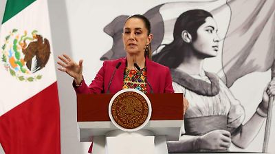 Sheinbaum garantiza que nuevos ministros de la Corte no ganarán más que ella y critica sesiones extraordinarias