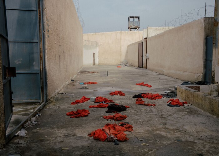 Siria toma control de prisiones y campamentos del Estado Islámico tras cambio de poder en el noreste