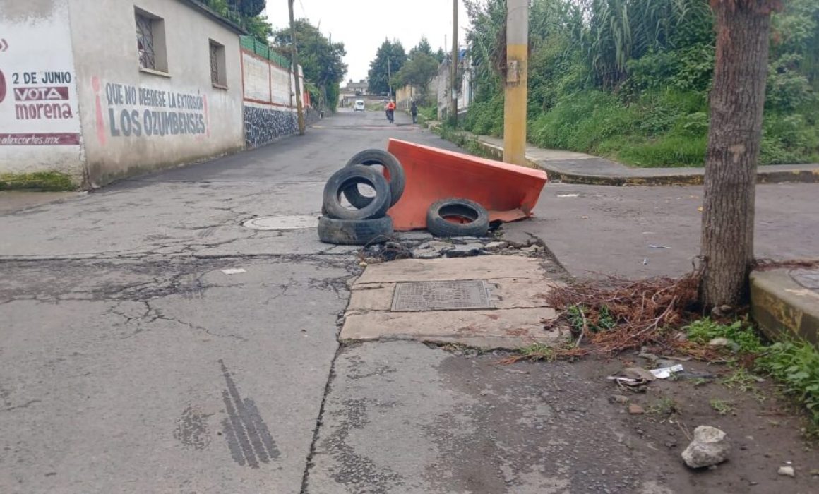 Socavón de casi tres metros en Chimalhuacán por intensas lluvias alarma a vecinos