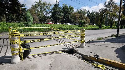 Socavón en Paseo Tollocan provoca cierre parcial en San Mateo Atenco y alarma entre vecinos