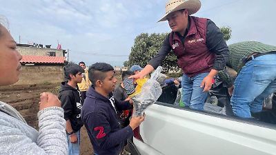 Solidaridad y esfuerzos continúan en Tianguistenco tras inundaciones; lanzan colecta para afectados