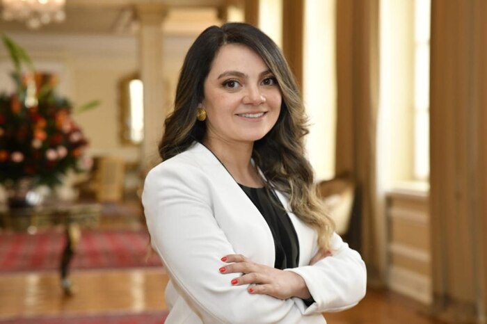 Subgerente de RTVC niega contrato millonario para maquillaje y fotografía y denuncia tergiversación