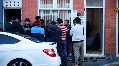 Superviviente del accidente en India sale del hospital para despedir a su hermano fallecido en la tragedia aérea