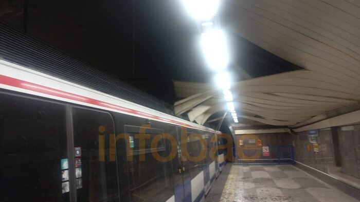 Suspenden la línea 6 del Metro de Madrid tras caída de techo en la estación de Carpetana