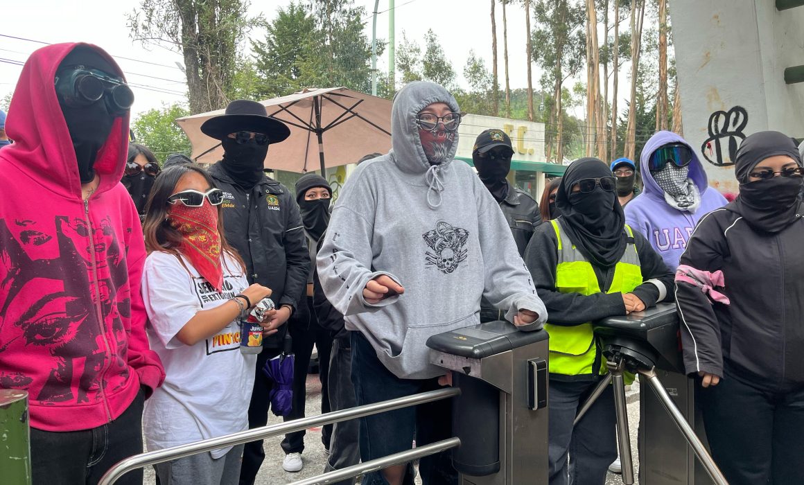 Tensión en la UAEMéx entre estudiantes que exigen clases y Movimiento Enjambre Estudiantil