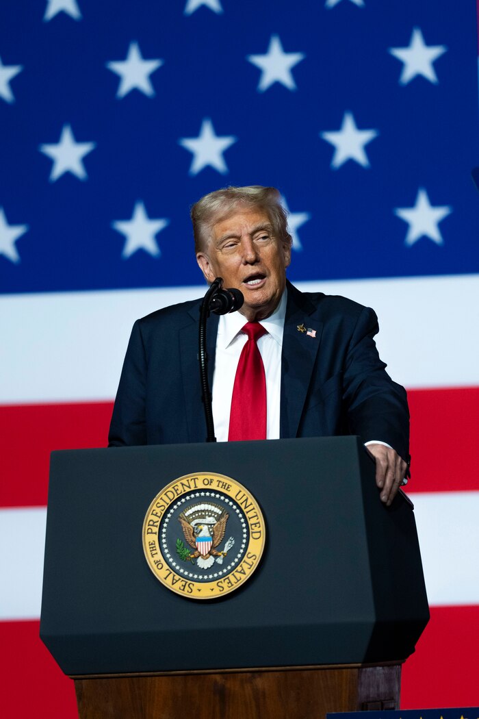 Tensiones entre Donald Trump y Gustavo Petro escalan en redes sociales tras acusaciones por ataques en el Caribe