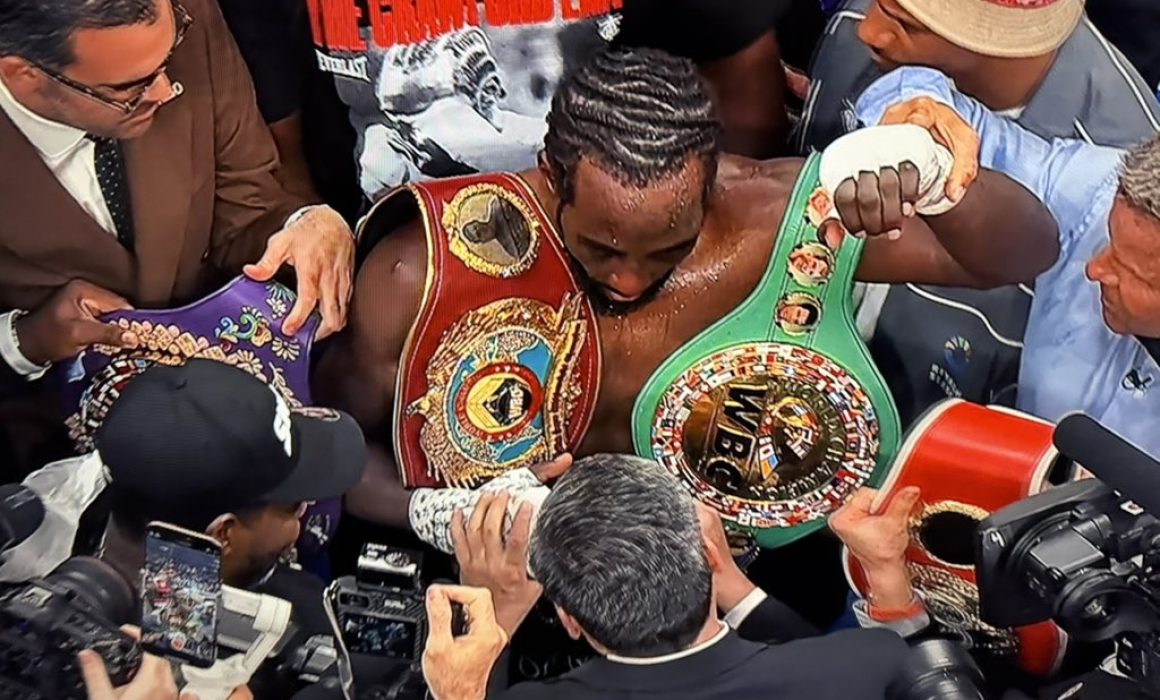 Terence Crawford vence a Canelo y se lleva todos los títulos en una pelea épica en Las Vegas