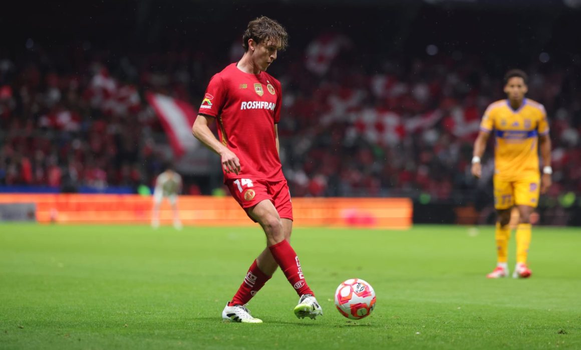 Tigres derrota a Toluca en un vibrante duelo y le arrebata la cima