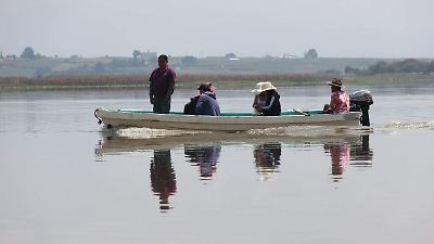 Tlachaloya mantiene viva su tradición de cruzar en lancha a pesar de los desafíos ambientales