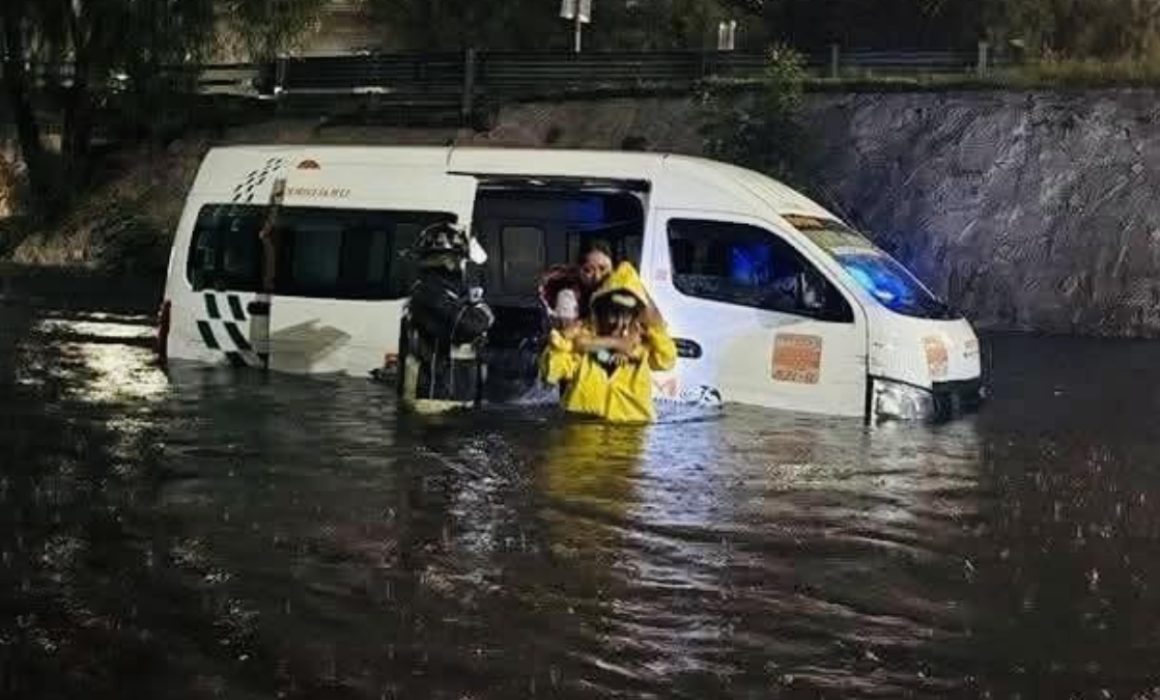 Tlalnepantla activa operativo ante inundaciones severas