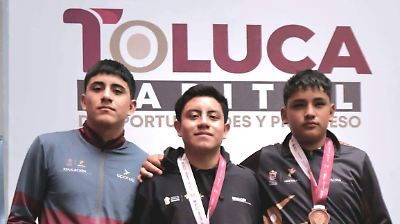 Toluca celebra a sus atletas destacados en frontón y fútbol americano como inspiración para nuevas generaciones