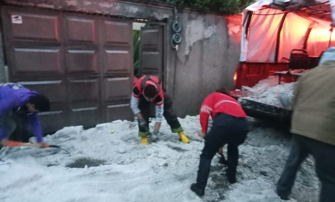 Toluca enfrenta intensas lluvias: Protección Civil y Ayuntamiento actúan para mitigar encharcamientos e inundaciones