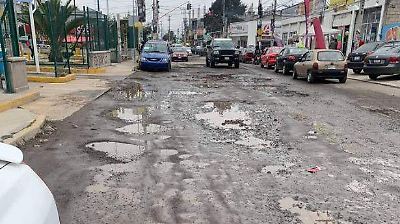 Toluca ha reparado más de 24 mil baches, pero el municipio reconoce que el esfuerzo aún es insuficiente