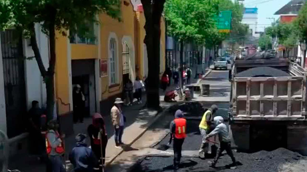 Toluca impulsa proyecto de bacheo para revitalizar sus calles