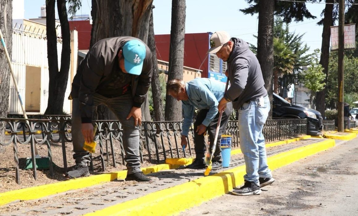 Toluca impulsa renovación urbana con bacheo y limpieza en espacios públicos