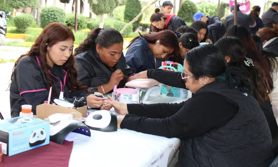 Toluca organiza una Caravana de Atención Integral con servicios gratuitos en San Pablo Autopan para promover salud y justicia social
