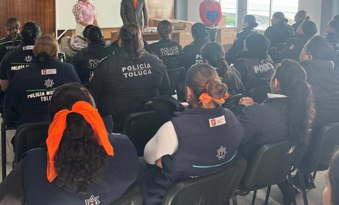 Toluca promueve la salud femenina con jornada especializada para policías