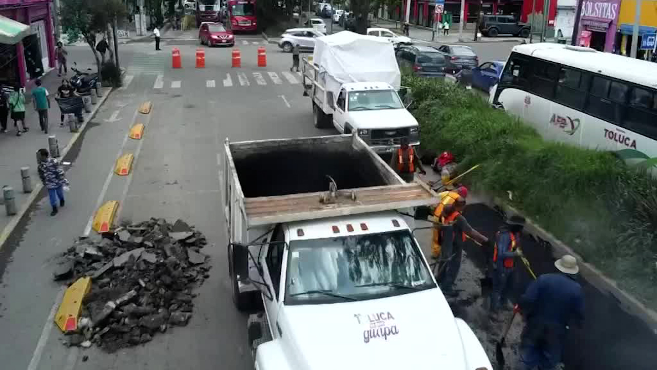 Toluca refuerza el bacheo en avenidas principales para mejorar la movilidad