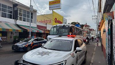 Toluca refuerza operativos para liberar calles y retirar vehículos en Capultitlán