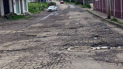 Toluca retomará la rehabilitación de calles en Santiago Tlacotepec tras años de abandono
