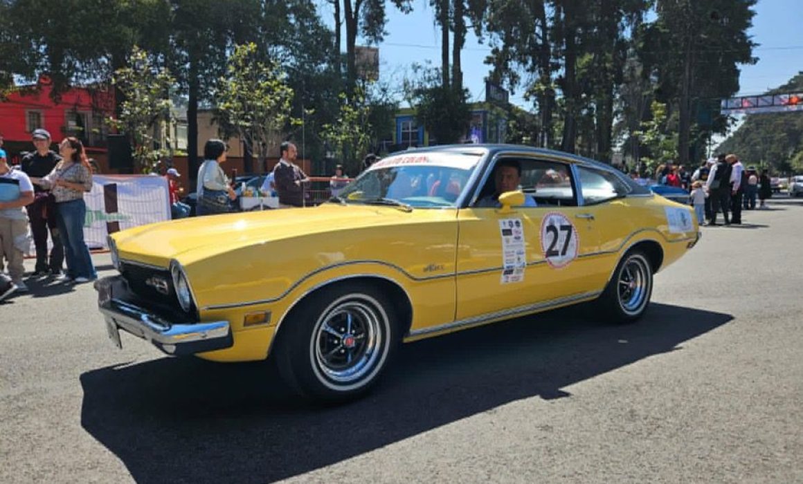 Toluca revive la historia automovilística con la segunda edición del Circuito Colón de autos clásicos