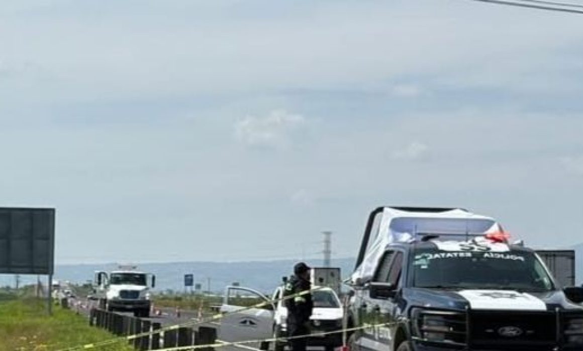 Toluqueños indignados por hallazgo de feto arrojado desde vehículo en movimiento en Toluca