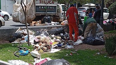 Toma de conciencia en Toluca: continúan arrojando basura en el Parque Simón Bolívar pese a esfuerzos de limpieza