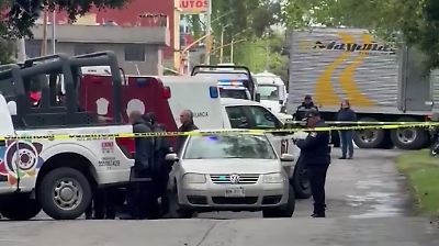 Trágico accidente en Ecatepec: grúa arrolla motocicleta, dejando dos niños muertos y un adulto herido